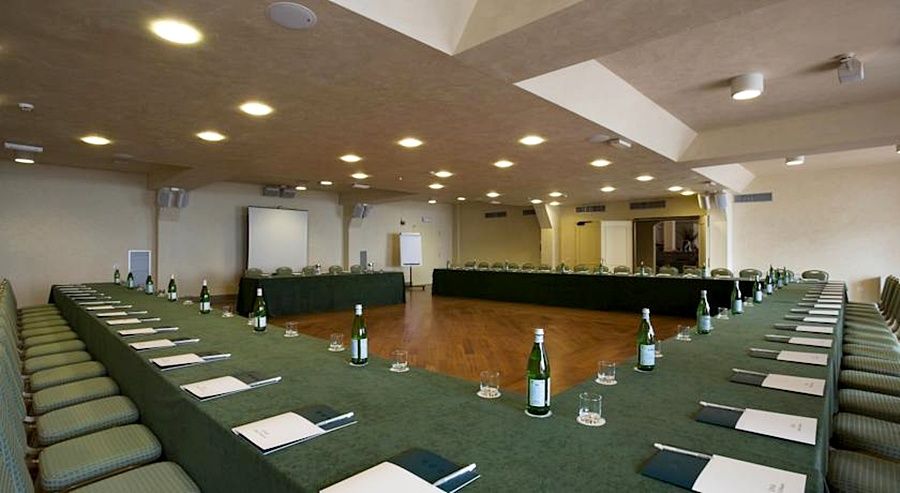 Unahotels Poggio Dei Medici Toscana Scarperia Extérieur photo
